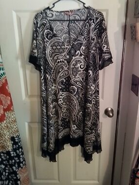 SJS Black & White Paisley Swing Tunic